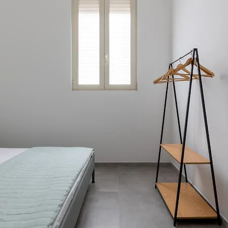 Апартаменты Urban Nest Artigiano House