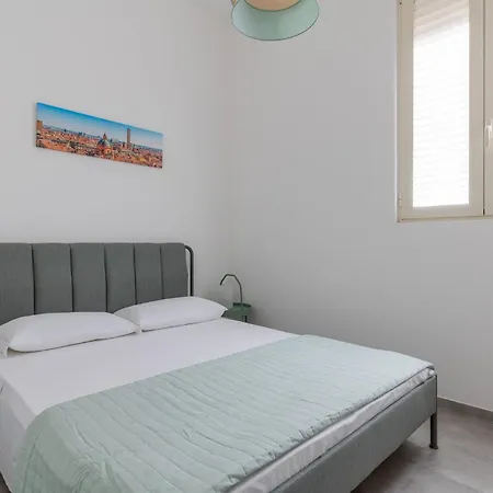 Urban Nest Artigiano House Apartmán *