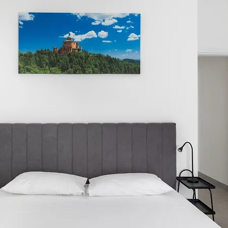 Urban Nest Artigiano House Apartmán *